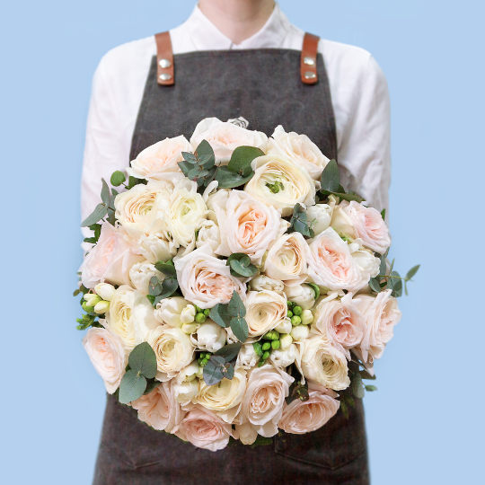 заказать букет Лютики и белые розы