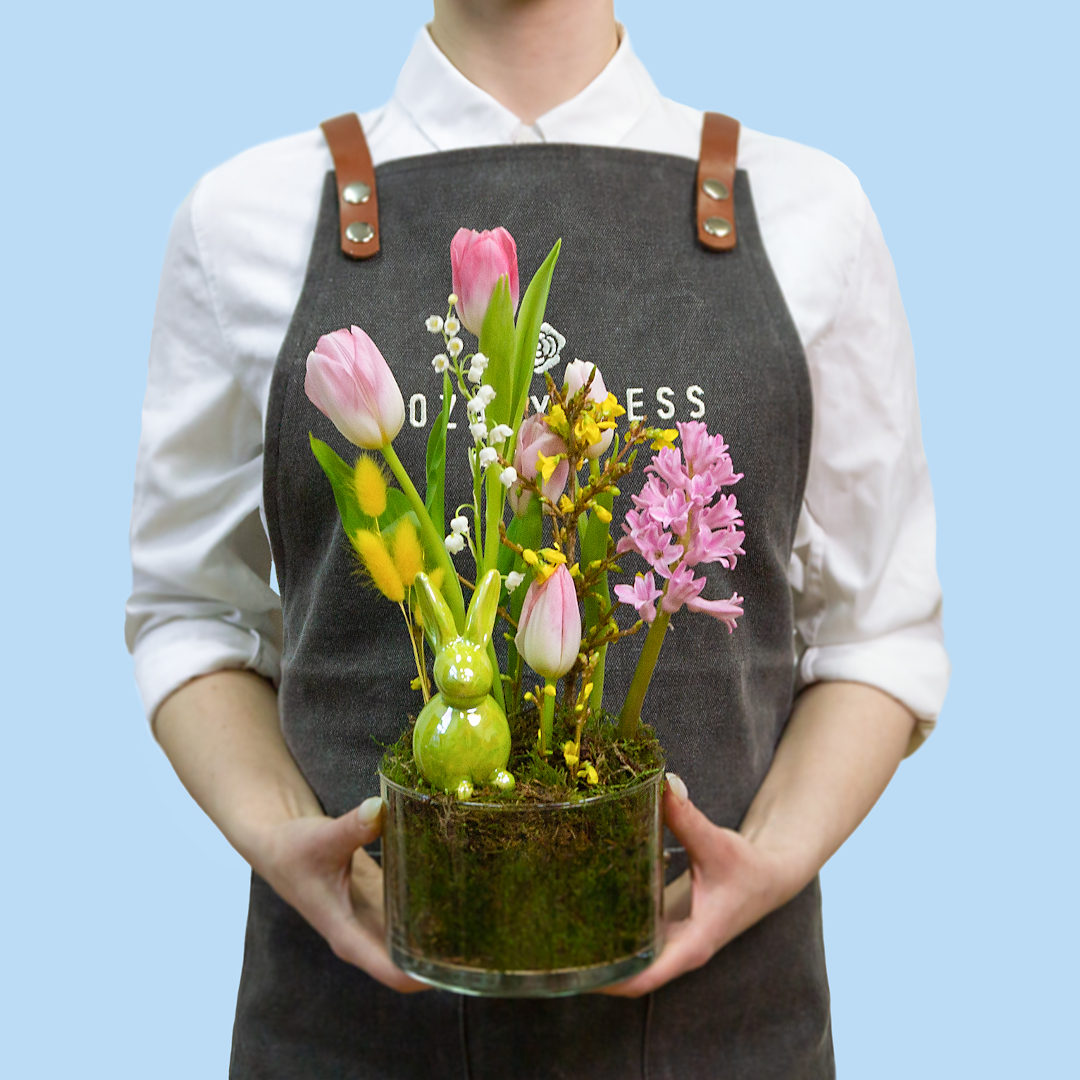 заказать букет Ваза с зайцем