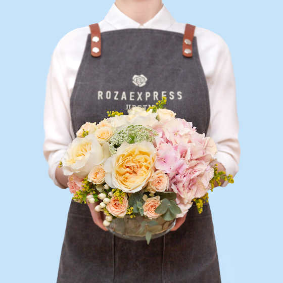 заказать букет Композиция в вазе с розой Евгения