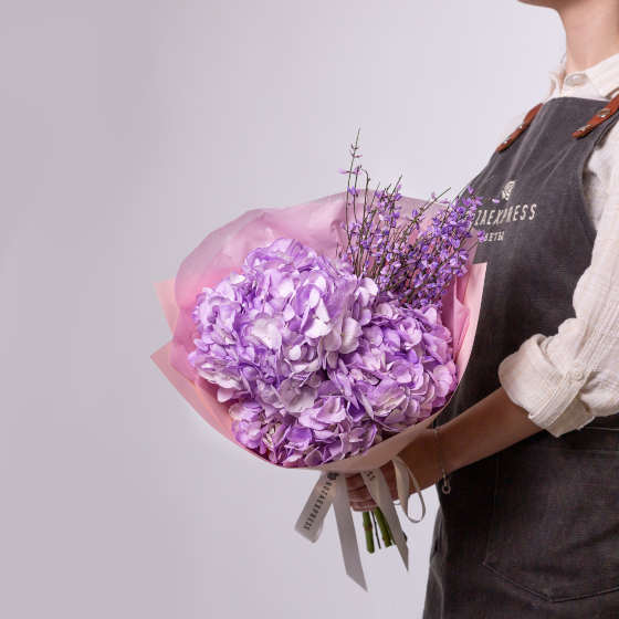 заказать букет Сиреневая гортензия и гениста