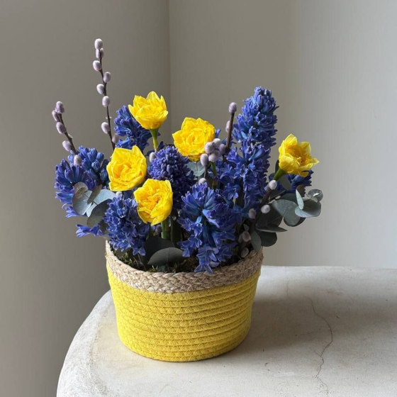 заказать букет Весенняя композиция 11