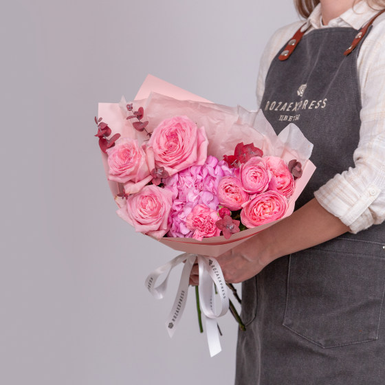 заказать букет Розовая гортензия и розы